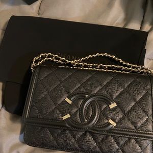 Chanel Wallet On a Chain (WOC)